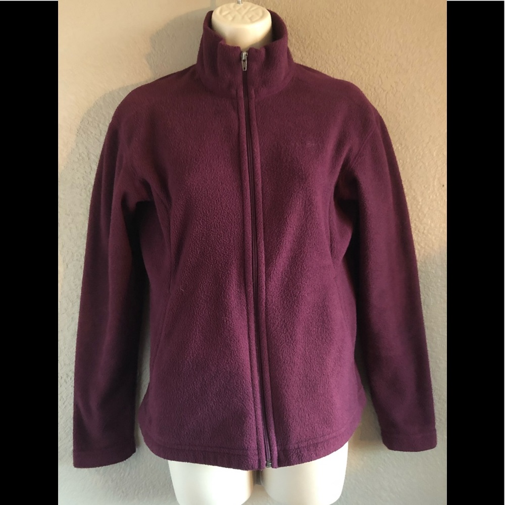 Patagonia Ladies small plum synchilla fleece
